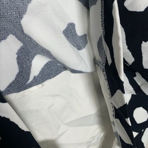 LOFT Black White Geometric Shift Dress Size 6 Short Sleeve Work Sheath - Picture 10 of 12